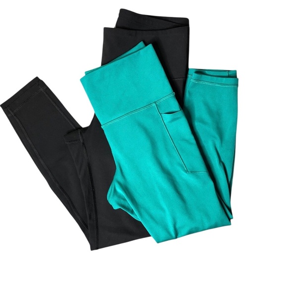 Athleta Pants - Athleta 2Pr Bundle leggings Sz S Black Green Capris Ankle Salutation Stash 7/8